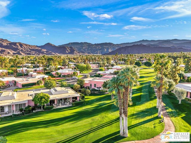47425 Medina Drive, Palm Desert CA: https://media.crmls.org/mediaz/4dad4422-b741-4932-afcb-658066459678.jpg