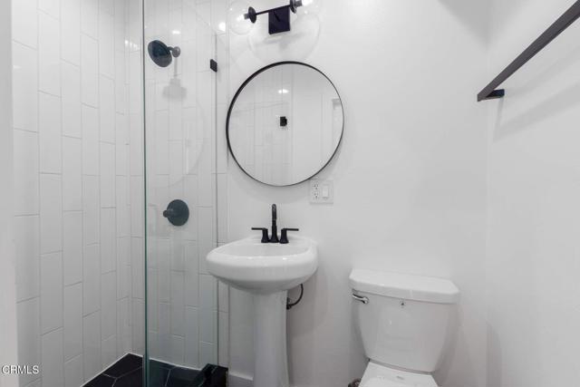 Detail Gallery Image 7 of 11 For 4177 S Normandie Ave, Los Angeles,  CA 90037 - 4 Beds | 4 Baths