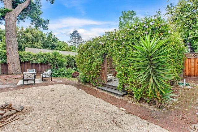 329 Pope Street, Menlo Park CA: https://media.crmls.org/mediaz/4dadae5c-4cdf-4b8e-b9fb-07c42f75d65d.jpg