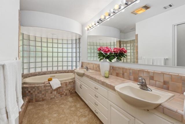 405 W Nutmeg St, San Diego CA: https://media.crmls.org/mediaz/4dadff4d-1f4f-4826-9308-d9e627a5e0d3.jpg