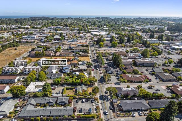 3268 Mission Drive, Santa Cruz CA: https://media.crmls.org/mediaz/4dae6e58-f795-4ffe-abba-c0ce708ca86a.jpg