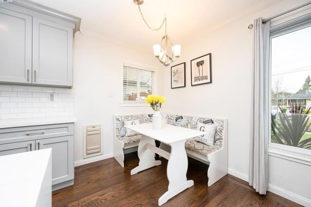 1338 Thais Ln, Hayward CA: https://media.crmls.org/mediaz/4daf1a94-6d8d-41c0-9dbc-12445c40e688.jpg