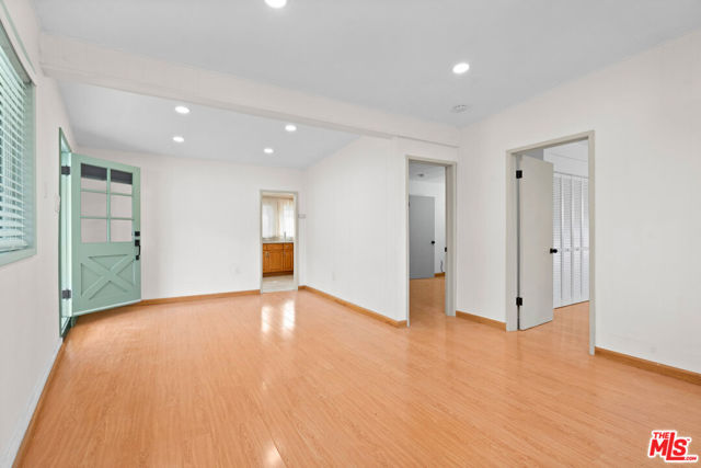 2900 Asbury Street, Los Angeles CA: https://media.crmls.org/mediaz/4dafd1f6-b833-4b42-9d1b-5ba57ac432c9.jpg