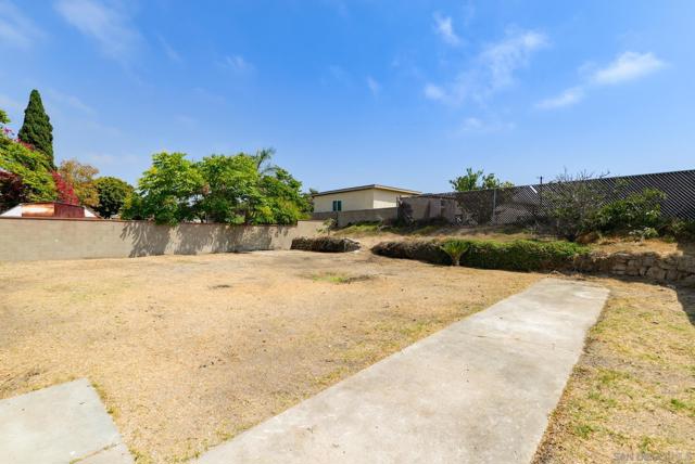 307 S Belmont Ave, National City CA: https://media.crmls.org/mediaz/4db0bfd1-7742-456c-b9e0-b9827238b7e3.jpg