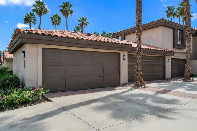 55331 Winged Foot, La Quinta CA: https://media.crmls.org/mediaz/4db152df-d820-429d-944f-02cceb842c41.jpg