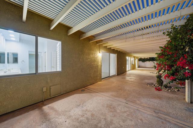 Image 39 of 42 For 78663 Como Court