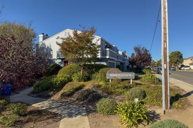 1757 30th Avenue, Santa Cruz CA: https://media.crmls.org/mediaz/4db19aa3-e2a5-4c1a-bbf2-ef74b83f6a50.jpg