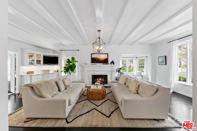 10736 Le Conte Avenue, Los Angeles CA: https://media.crmls.org/mediaz/4db22b20-ceab-4fef-bbe5-08d4a1dce34e.jpg