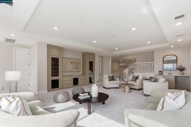 2981 GRAPEVINE TER, Fremont CA: https://media.crmls.org/mediaz/4db23ed3-3ee8-4262-904c-3dd31f3c2ced.jpg