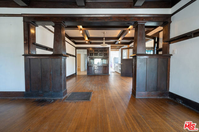 1801 Shell Avenue photo 4