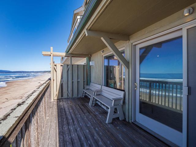 372 Oceanview Drive, La Selva Beach CA: https://media.crmls.org/mediaz/4db3b853-6a9f-4b09-bad9-ae75b2adbbb7.jpg