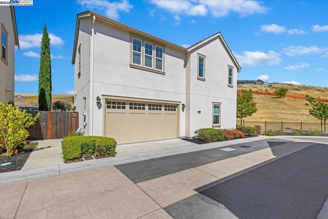 4369 Table Mountain Rd, Dublin CA: https://media.crmls.org/mediaz/4db3c747-ee56-4eb9-aa32-032a10327104.jpg