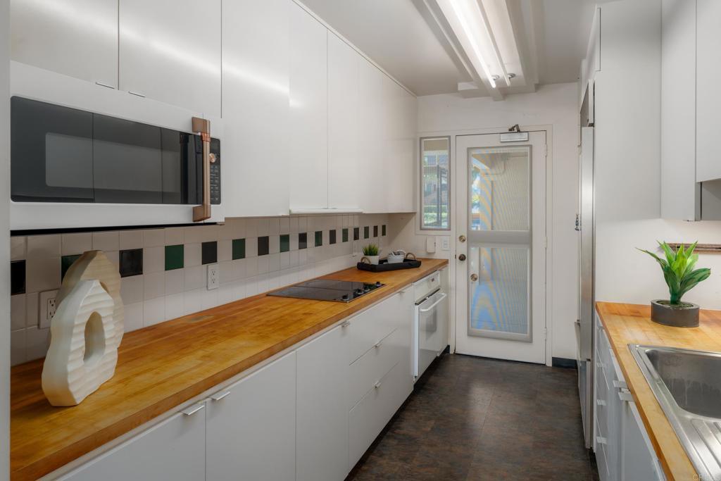 939 Coast Boulevard - photo 17