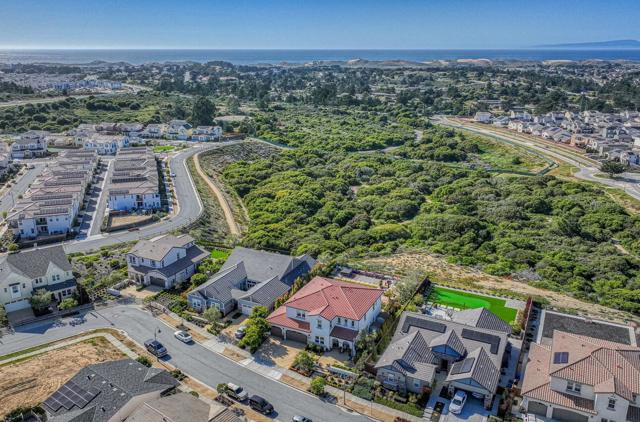 2967 Garnet Way, Marina CA: https://media.crmls.org/mediaz/4db59527-dabf-4ff9-b35f-2df58db85452.jpg