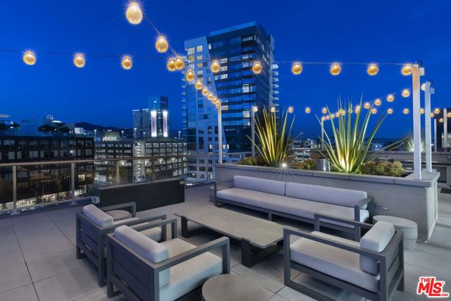 1331 N Cahuenga Boulevard, Los Angeles CA: https://media.crmls.org/mediaz/4db5e9ee-8def-4e6a-9c8a-e035c4a74efc.jpg