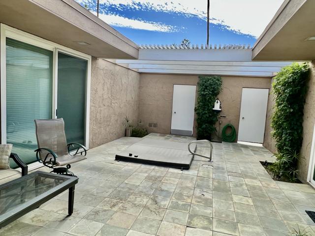 76850 Sandpiper Drive, Indian Wells CA: https://media.crmls.org/mediaz/4db5f686-d23c-45fe-8d53-6135214f26db.jpg