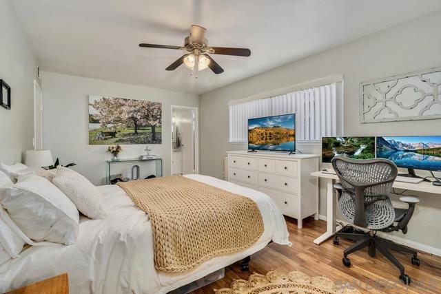 3820 Groton St, San Diego CA: https://media.crmls.org/mediaz/4db61e3a-eef2-47cb-824c-e00b4844236b.jpg