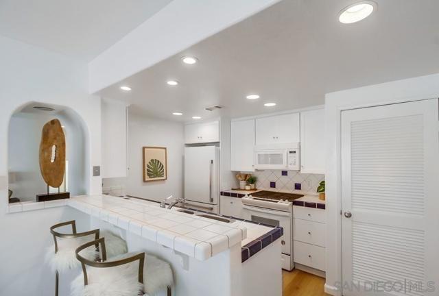 361 Rosecrans Street, San Diego CA: https://media.crmls.org/mediaz/4db644df-8996-4532-b60b-695fcc5a90f0.jpg
