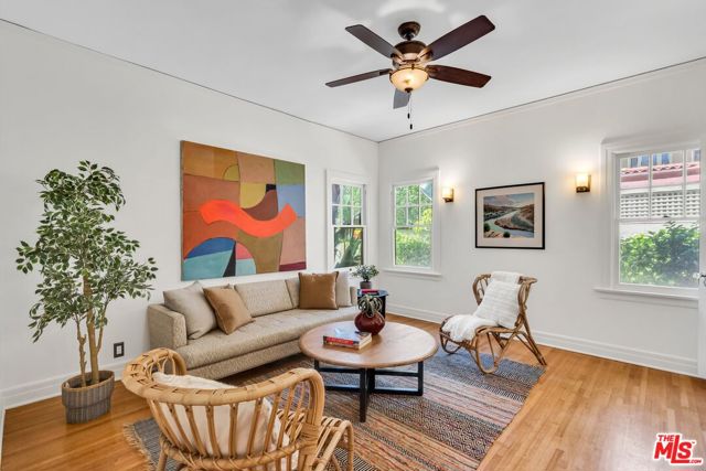 1709 Buckingham Road, Los Angeles CA: https://media.crmls.org/mediaz/4db66ae7-c9c8-4cb6-879a-fb6a3c0d6260.jpg