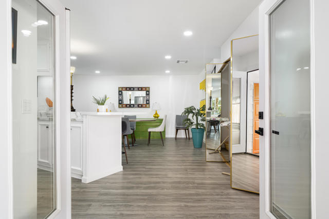 427 Calle Madrigal, Cathedral City CA: https://media.crmls.org/mediaz/4db691d8-551e-44f1-91f9-df3b94c55b7c.jpg