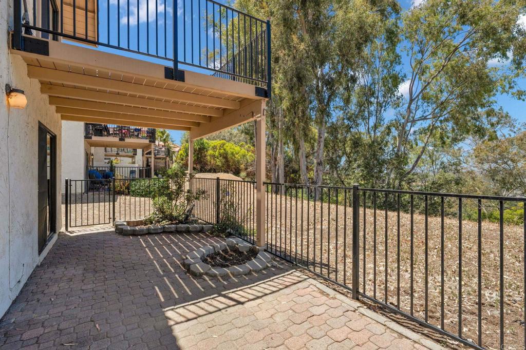 3036 Avenida Christina - photo 17