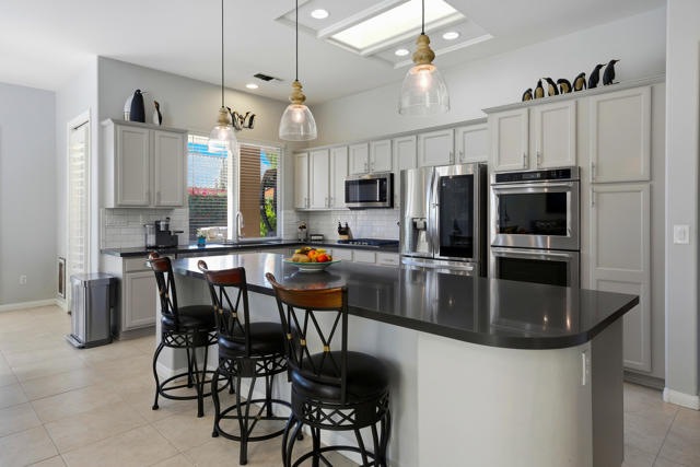 36531 Tallowood Drive, Palm Desert CA: https://media.crmls.org/mediaz/4db747d7-9e1f-4442-ae49-1a162f2ef2b2.jpg