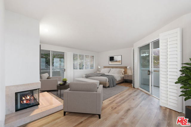 32215 Pacific Coast Highway, Malibu CA: https://media.crmls.org/mediaz/4db753b1-b95c-4019-bec7-382b9d62a6de.jpg