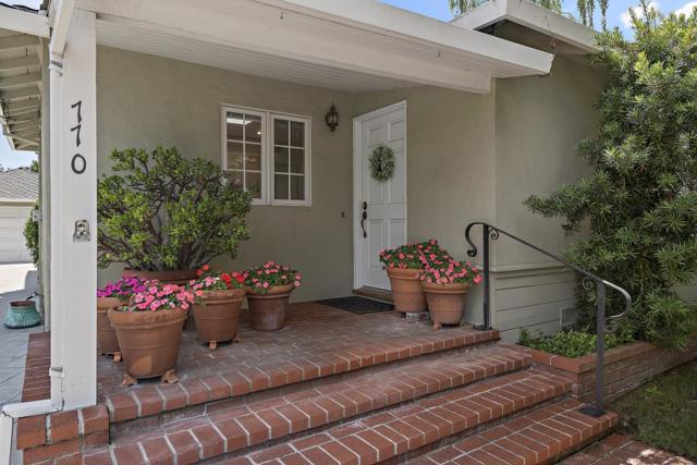 770 Mora Drive, Los Altos CA: https://media.crmls.org/mediaz/4db7a93b-9c67-4ccf-a1bc-f34daec90c15.jpg