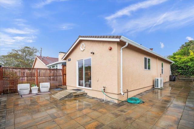 1350 N Cabrillo Highway, Half Moon Bay CA: https://media.crmls.org/mediaz/4db7db61-7652-4920-aa90-854abf7ff88d.jpg