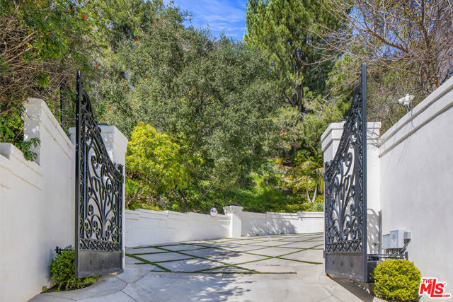 2625 Deep Canyon Drive, Beverly Hills, California 90210, 8 Bedrooms Bedrooms, ,9 BathroomsBathrooms,Single Family Residence,For Sale,Deep Canyon,24360799
