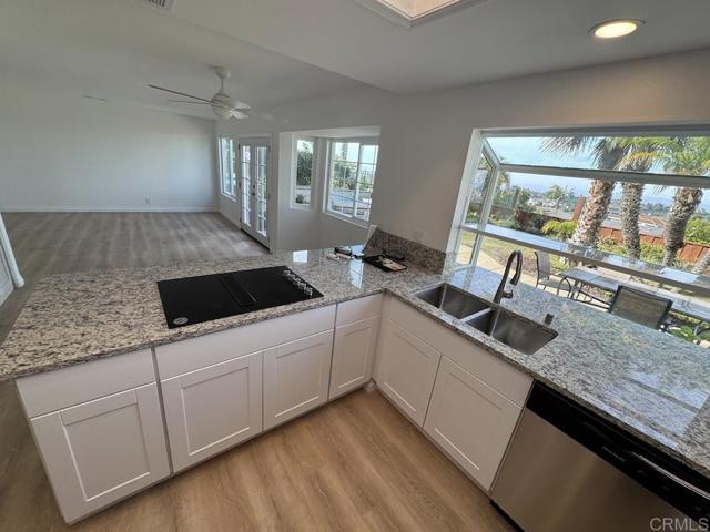 Detail Gallery Image 15 of 25 For 1518 Bella Vista, Encinitas,  CA 92024 - 4 Beds | 2/1 Baths