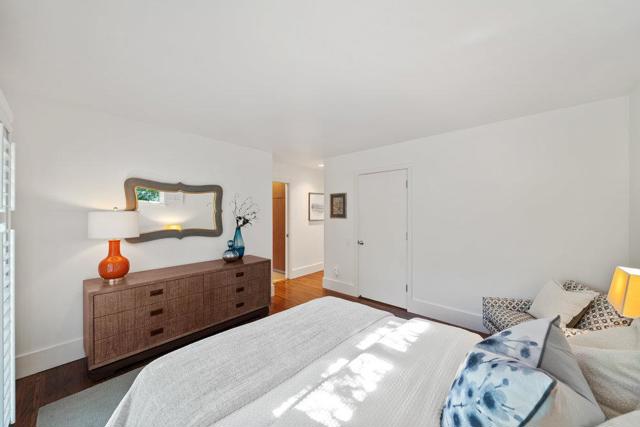 1634 Hollingsworth Drive, Mountain View CA: https://media.crmls.org/mediaz/4db8c27f-f5f1-47a2-bd6f-c63b2b9ed96e.jpg