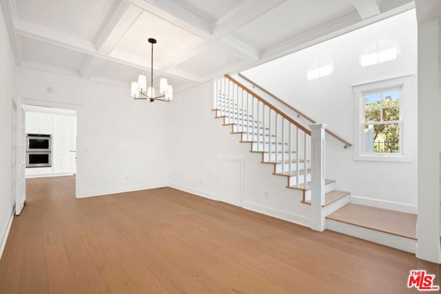 541 Homer Street, Manhattan Beach CA: https://media.crmls.org/mediaz/4db8d51a-46a8-4cdd-8d4a-2b1838298dd9.jpg