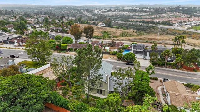 915 Lake Ridge Drive, San Marcos CA: https://media.crmls.org/mediaz/4db8e465-21b4-401a-a001-7aa912e91e73.jpg