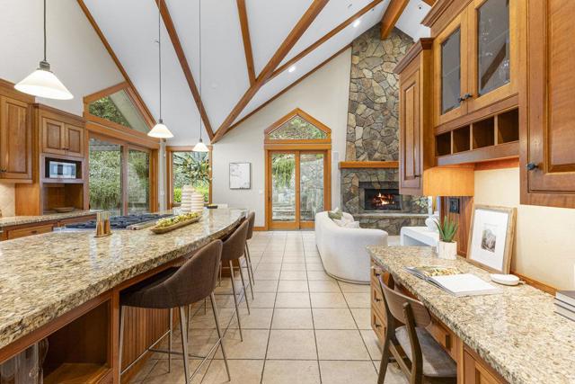 14205 Shannon Road, Los Gatos CA: https://media.crmls.org/mediaz/4db8f153-fd2b-4e7f-842c-bcba2567f608.jpg