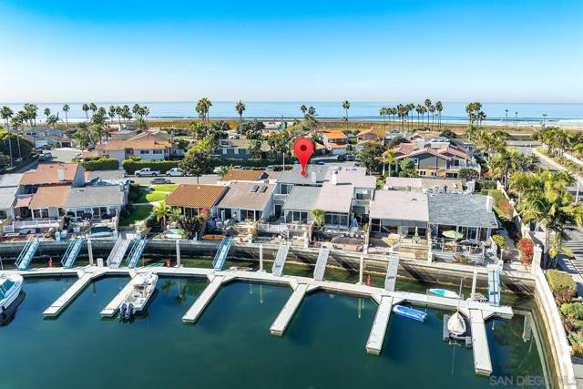 85 Catspaw Cpe, Coronado CA: https://media.crmls.org/mediaz/4db952a5-ff11-4cf7-8cfe-11ca49cc46e9.jpg