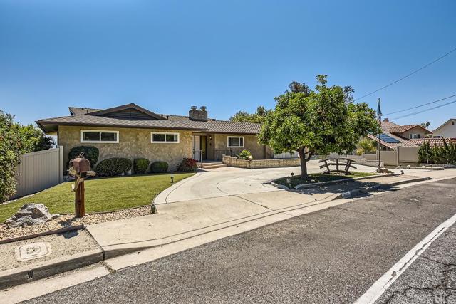Detail Gallery Image 3 of 40 For 751 Hacienda Drive, El Cajon,  CA 92020 - 4 Beds | 3 Baths