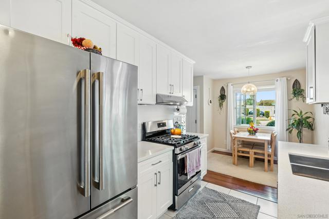 253 Holiday Way, Oceanside CA: https://media.crmls.org/mediaz/4dba6732-74af-4070-be79-8794e1cbda90.jpg