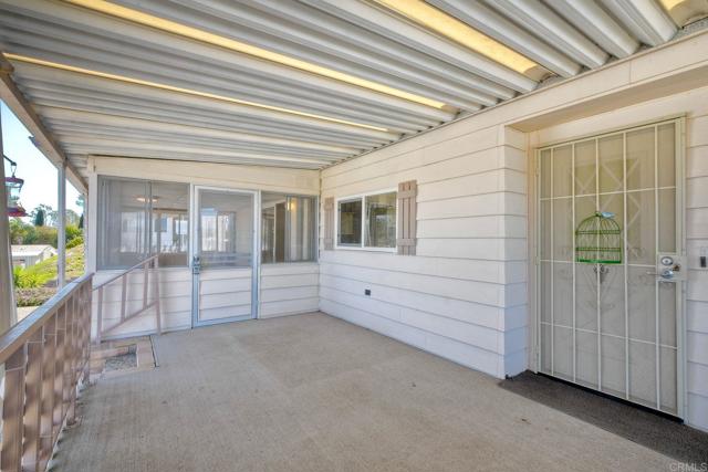 1175 La Moree Rd, San Marcos CA: https://media.crmls.org/mediaz/4dba7449-9e44-4ff1-bd98-b1a0020e1885.jpg