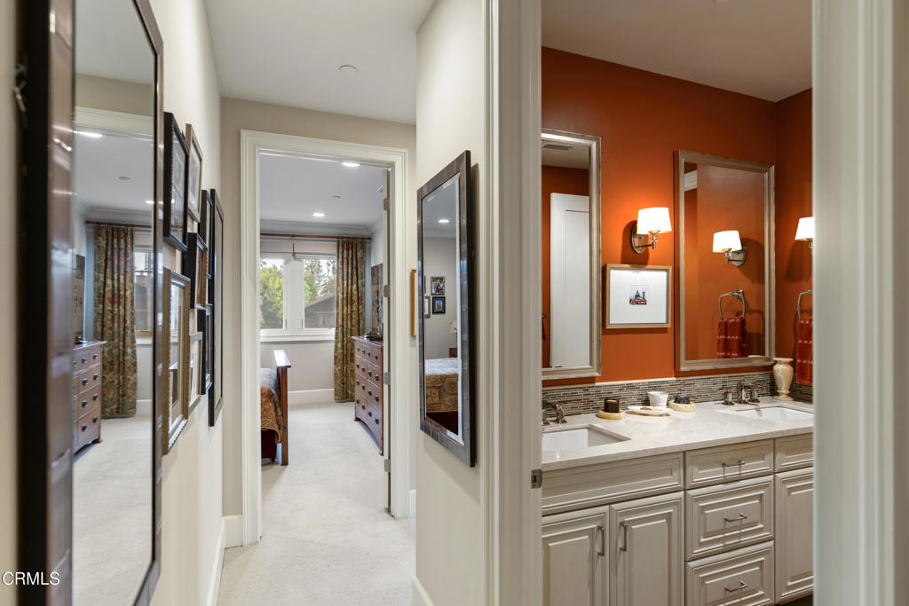 https://media.crmls.org/mediaz/4dba8d28-67dc-40b8-97bc-4def00c30ac4.jpg?preset=X-Large