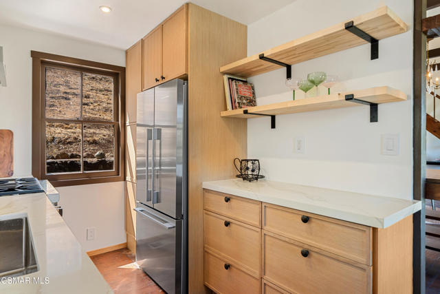 141 Lake Sherwood Drive, Lake Sherwood CA: https://media.crmls.org/mediaz/4dbacbe4-c9ee-4ceb-b490-072302afe73a.jpg