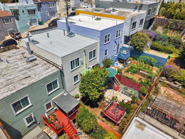 333 Elliot Street, San Francisco CA: https://media.crmls.org/mediaz/4dbb7d3d-2de8-4110-8df8-1768aa2cbc2e.jpg
