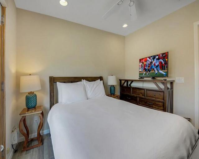 52883 Eisenhower Drive, La Quinta CA: https://media.crmls.org/mediaz/4dbbb22b-00ec-4e06-9d45-9de8352177d5.jpg