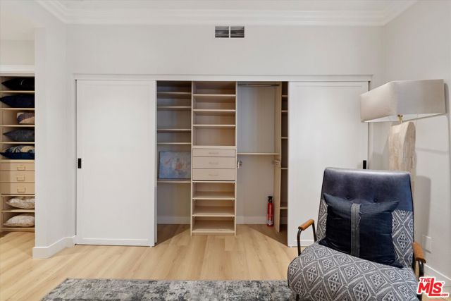 2108 Neilson Way, Santa Monica CA: https://media.crmls.org/mediaz/4dbbbdca-bf71-4ccb-9435-49459750df4c.jpg