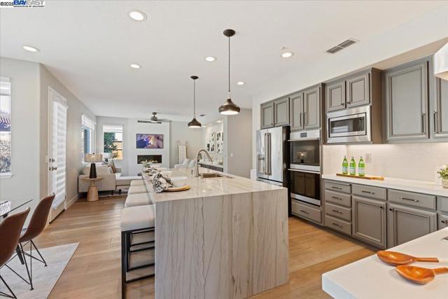 1699 Lodestone Rd, Livermore CA: https://media.crmls.org/mediaz/4dbbc4de-0035-4ca2-b5c3-1f0fa961072b.jpg