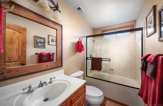 12296 Lilac Hl, Valley Center CA: https://media.crmls.org/mediaz/4dbcefc6-2c5e-4c21-9f2d-dfc4b2bc0693.jpg