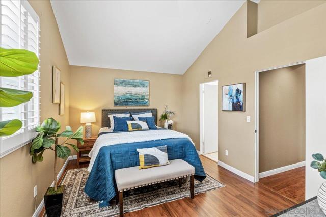6340 Caminito Del Pastel, San Diego CA: https://media.crmls.org/mediaz/4dbd17d6-1228-40a6-8e4e-81e9dc36fd67.jpg