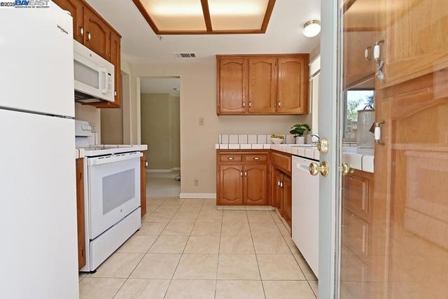 476 Mulqueeney St, Livermore CA: https://media.crmls.org/mediaz/4dbd6ae5-9e41-4472-9d74-bbe2060d5dbb.jpg