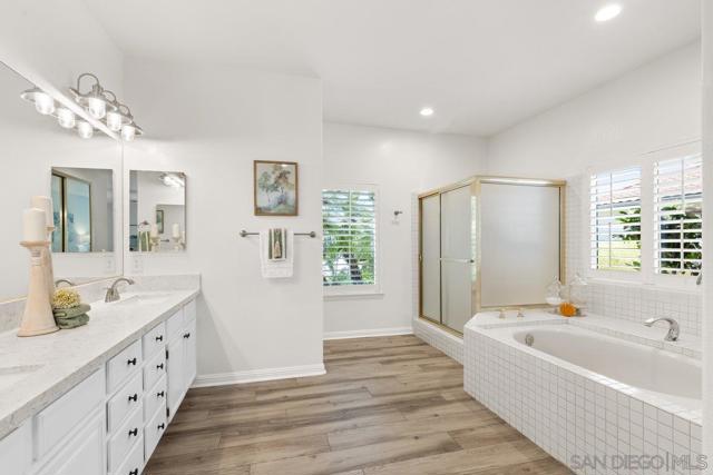 2084 Roberts Pl, Escondido CA: https://media.crmls.org/mediaz/4dbd7459-33e8-4ac8-9200-37493a0fede7.jpg