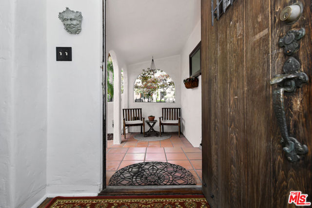 10344 Woodbridge Street, Toluca Lake CA: https://media.crmls.org/mediaz/4dbda807-bd79-4c2b-ac25-e7242b2d9fbd.jpg